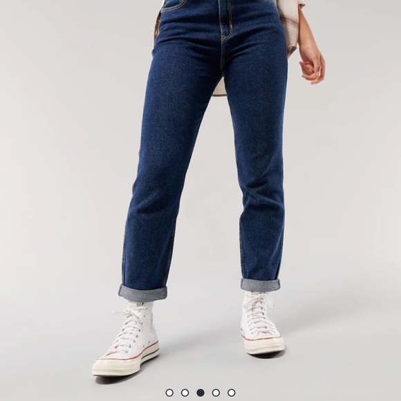 Hollister Ultra High Waist Mom Jean Medium Wash - Picture 3 of 9